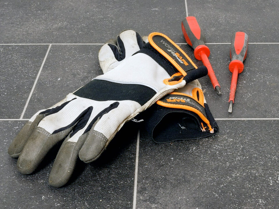 Choosing the right work gloves